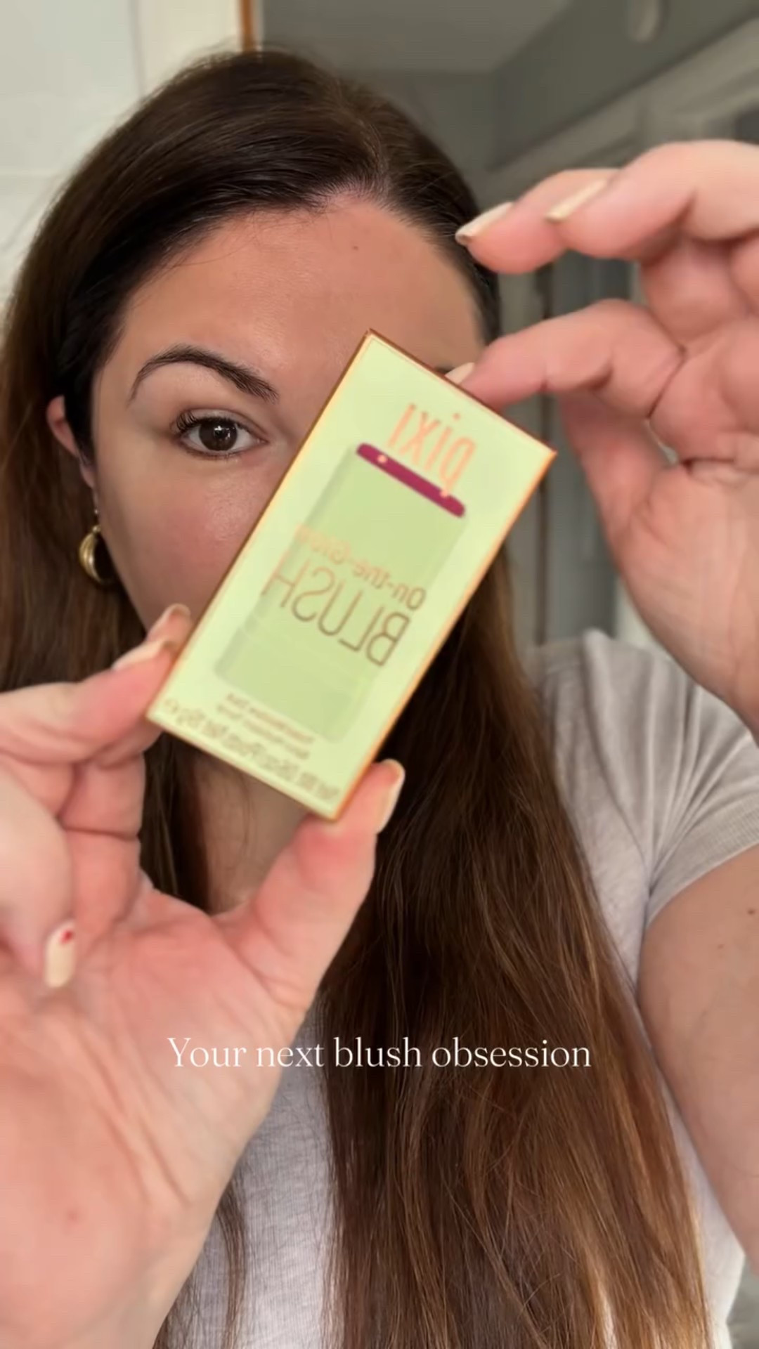 Trying on the new viral Pixi On The Glow Berry Blush 🍇 

How gorgeous is this new cream blush shade? 

Wearing shade Cassis. 

#pixibeauty #pixiglow #newmakeup #makeuptryon #creamblush 

Easy Makeup, On The Go Makeup, UK makeup, Pixi By Petra, viral makeup, Spring Makeup, UK Beauty content creator, Beauty UGC, makeup UGC, Blusher, New Makeup Launch, Makeup demonstration, Quick makeup