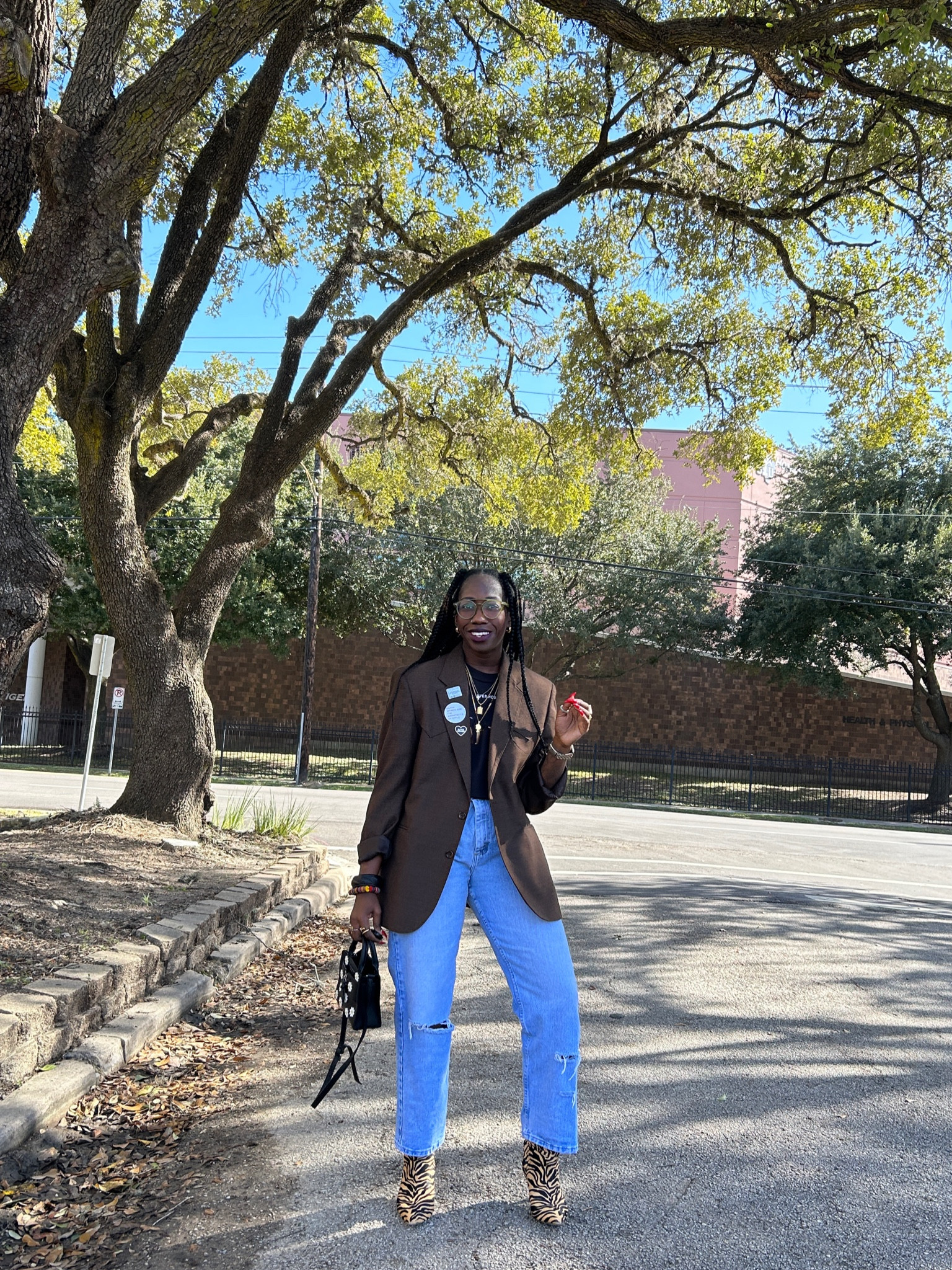 Imma always be a “wear all the colors of the rainbow” kinda gal, but the older I get, the more I enjoy playing around with neutrals.


#LTKmidsize #LTKstyletip #LTKshoecrush