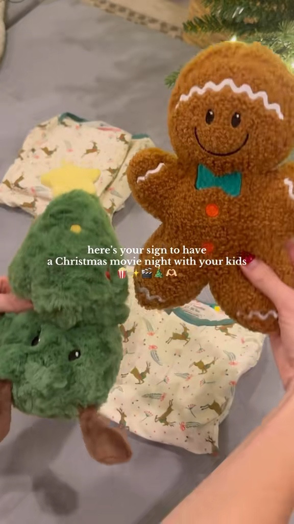 Everything I used for our christmas movie night linked here ❤️

#LTKmomlife #LTKKids #LTKHoliday