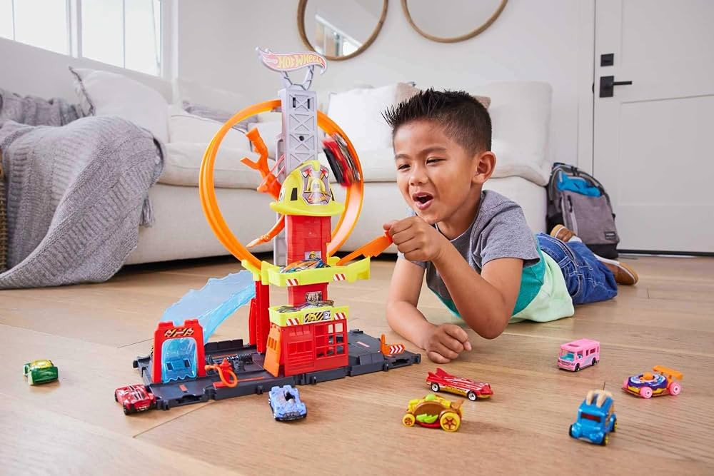 Hot Wheels City Toy Car Track Set, Super Loop Fire Station & 1:64 Scale Firetruck, Connects to Ot... | Amazon (US)
