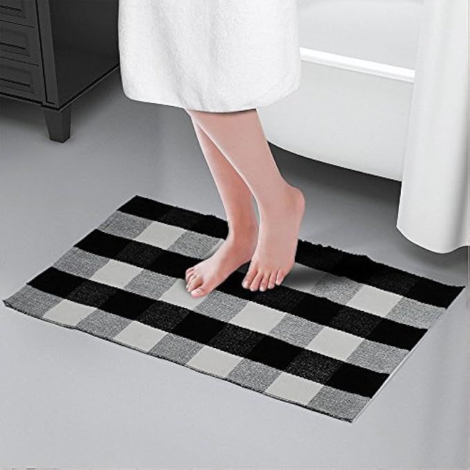 Winwinplus 100% Cotton black and white area rug,Throw Rugs,23.6''x51.1'',Plaid rug for bathroom/livi | Amazon (US)