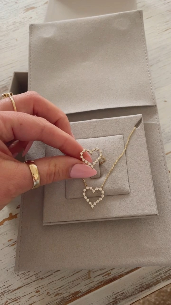 Dropping big hints and manifesting dreams into dazzling reality with RWfine jewelry. ✨💍 #RWfine #DreamJewels #SparkleSociety #LuxuryCraftsmanship #JewelryDreams #FineJewelryGoals #GlamorousCreations

#LTKwedding #LTKVideo