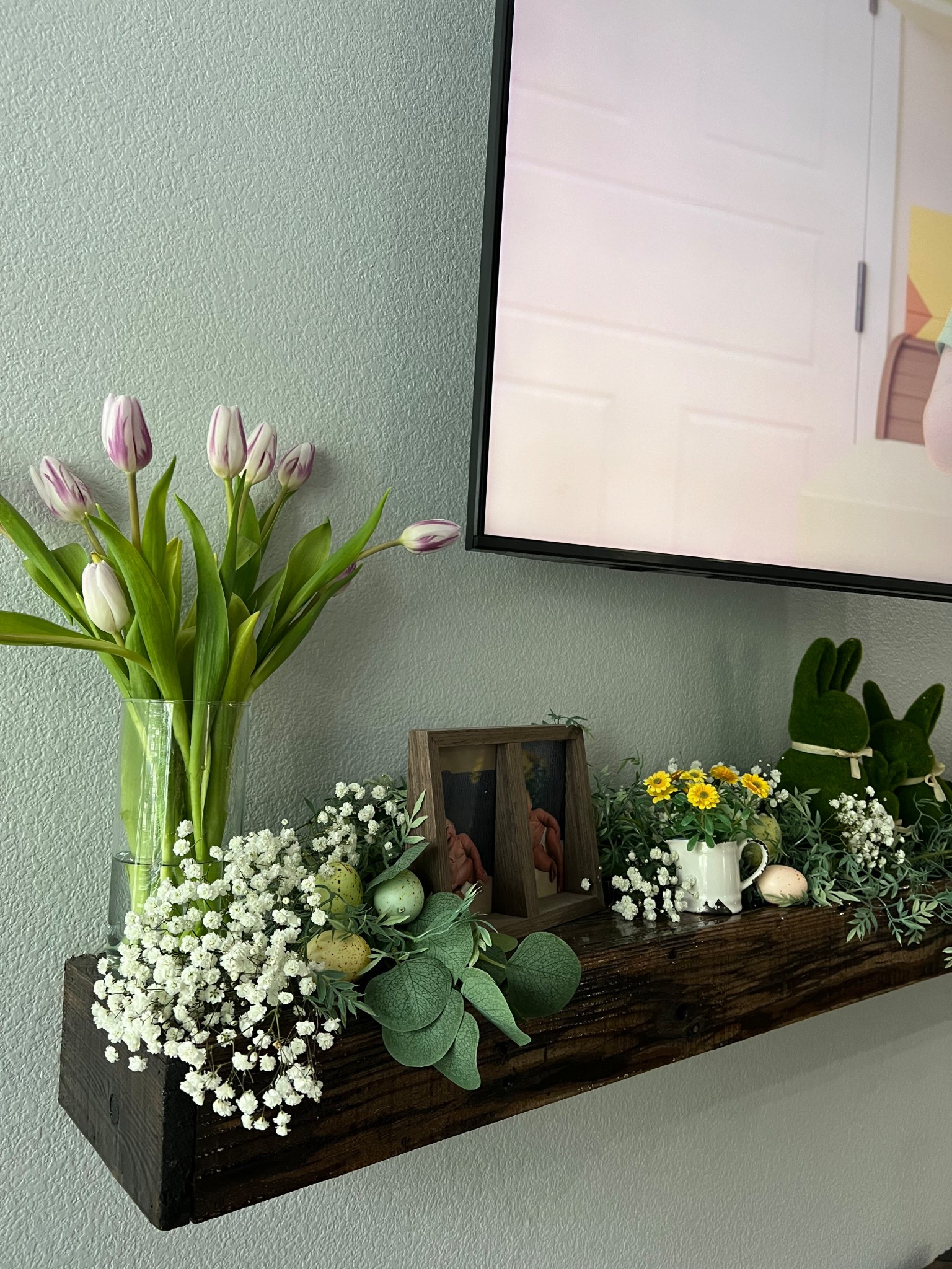 SPRING DECOR on SALE! This garland is perfect for spring.. I mixed two different kinds and added fresh babies breath for a special touch. 🌸💕

#LTKHome #LTKSaleAlert #LTKFindsUnder50