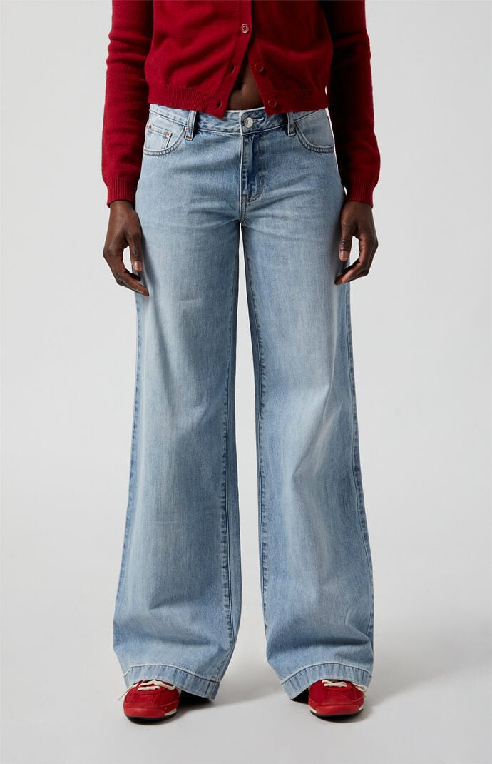 Women's Casey Low Rise Baggy Jeans Light Indigo - Size 29 | PacSun