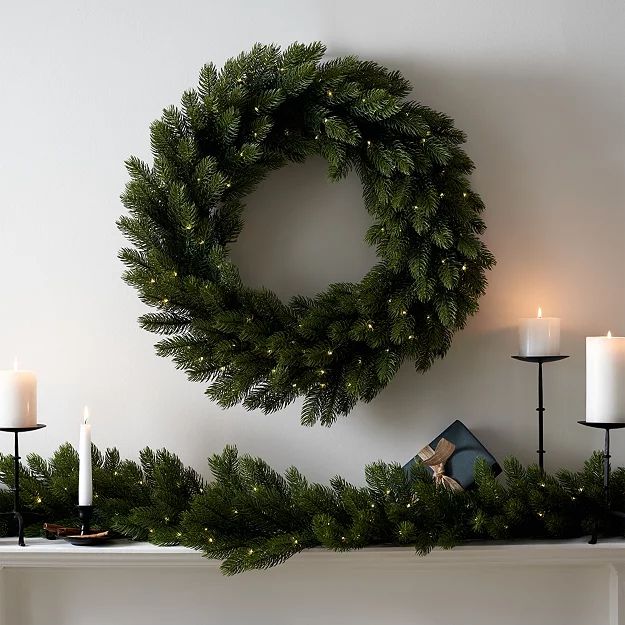 Symons Pre-Lit Wreath – 70cm | The White Company (UK)