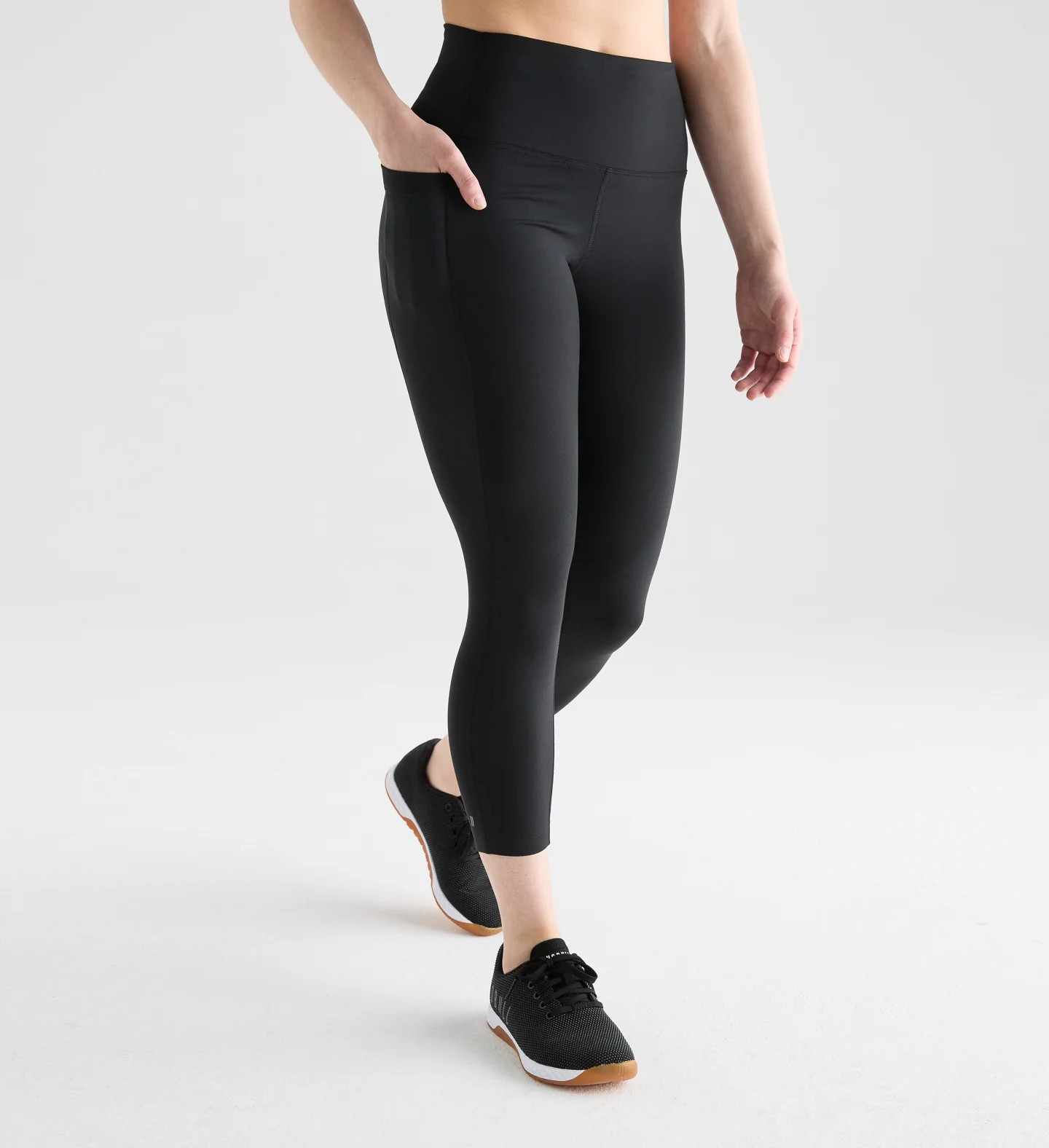 WOMEN'S HIGH-RISE MATTE POCKET TIGHT 25" | BLACK | NOBULL | NOBULL