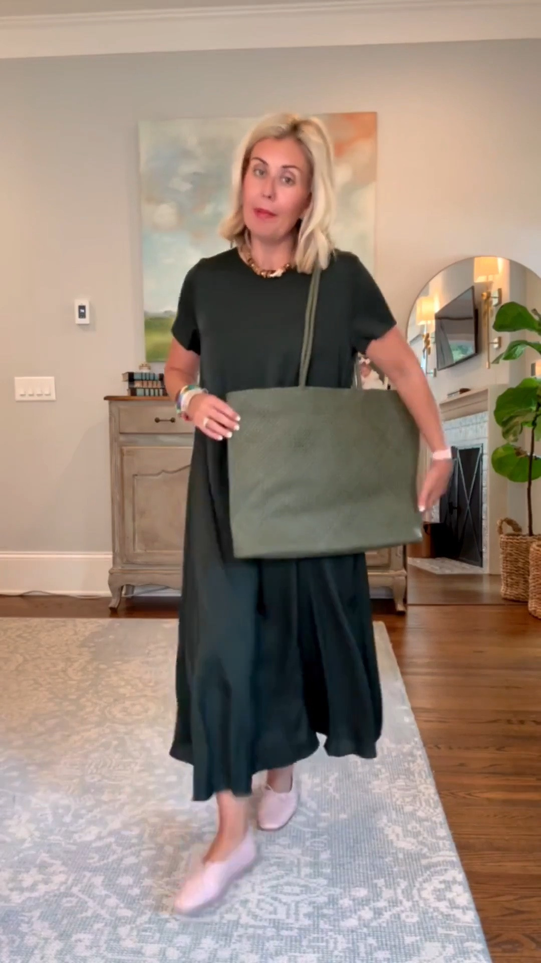 Washable silk dress everyone needs! Wearing xs and 7 flats (size down).
Codes:
Erin McDermott- mixandmatch 
Allie + Bess - Catherine20

#LTKmomlife #LTKgrwm #LTKootd

#LTKvlog