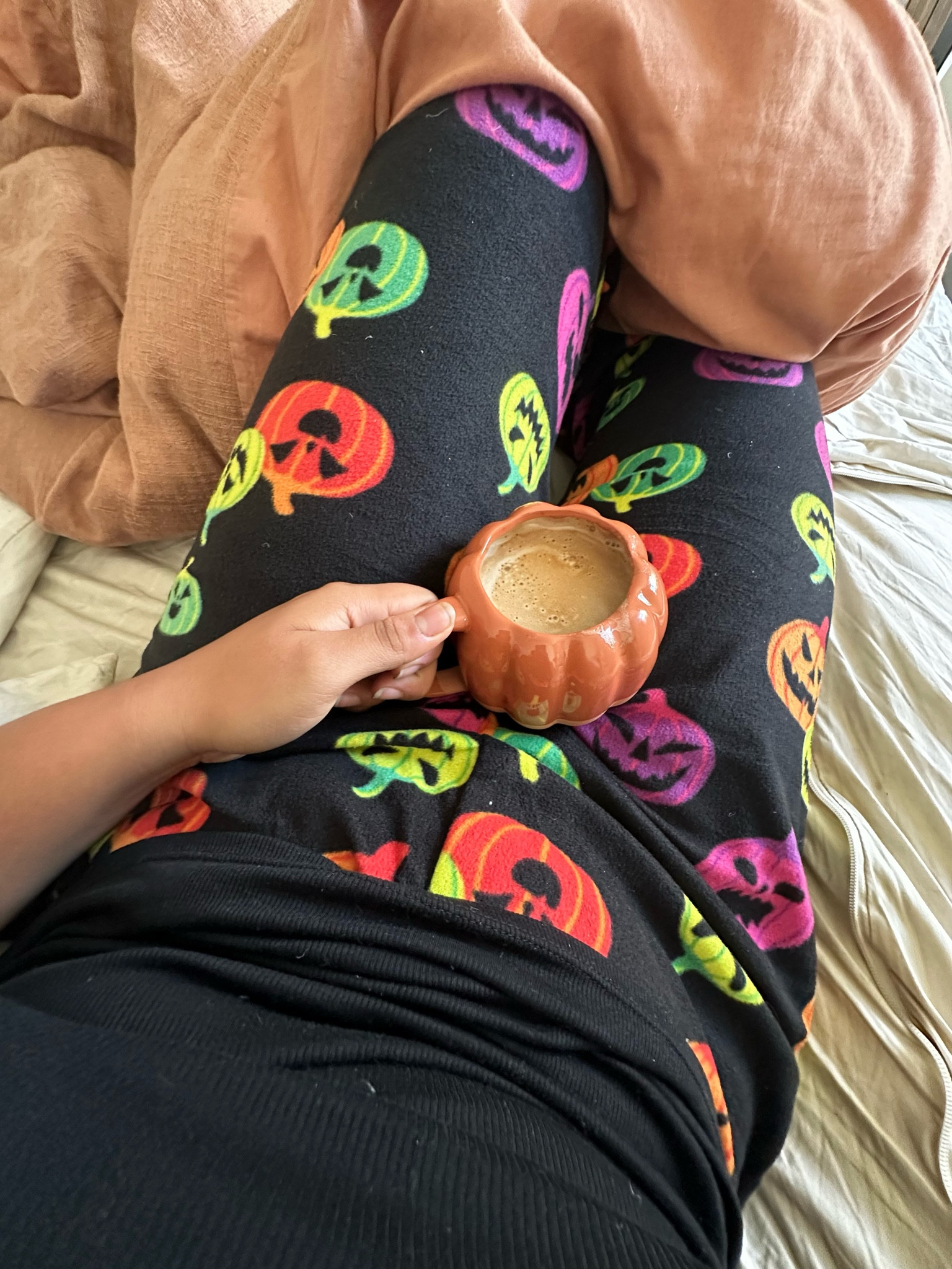It’s getting real spoookkyyy around here!! These pumpkin pajamas are adorable and I CANNOT with this pumpkin mug!!🎃🤍

I’m wearing a medium in the pants! Target makes matching pairs for your partner and kids as well 

pumpkin mug
fall decor
fall pjs
pumpkin pjs

#LTKSeasonal #LTKFallSale #LTKHome