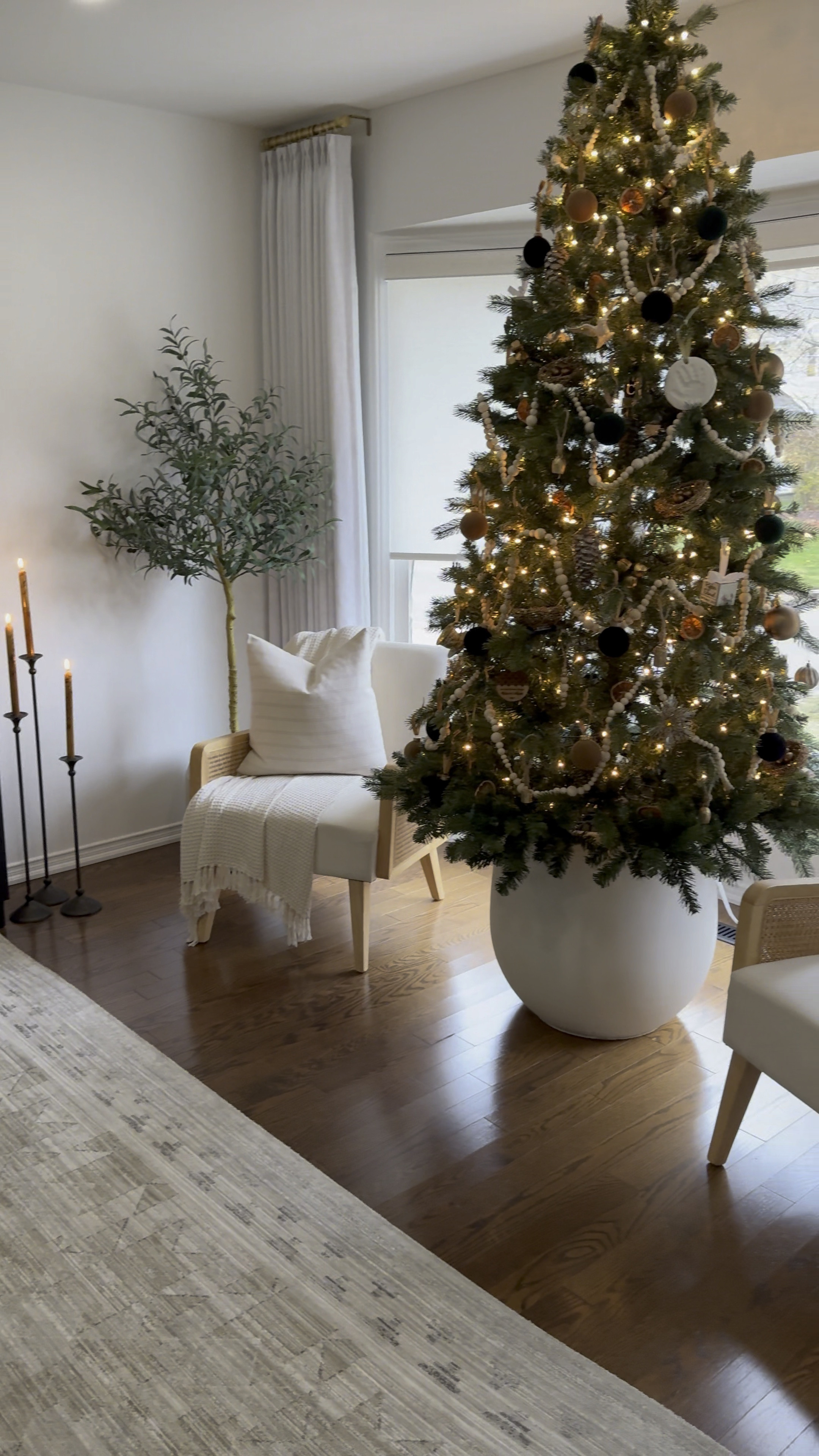 Christmas tree in an oversized planter! I love this modern look! 

Right now @wayfair you can save up to 80% off with free shipping during their Black Friday event!

@wayfair #wayfair #wayfairpartner #planter #christmastree #christmastreeplanter #christmasdecorating #modernhome #holidaydecor

#LTKHoliday #LTKHome