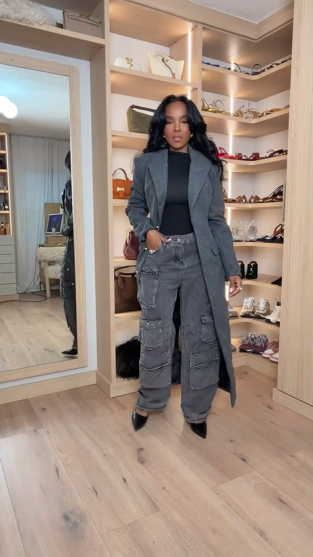 ✨ Polished Neutrals That Work Overtime

Classic layers and structured tailoring come together in this elevated neutral look that’s easy to wear and endlessly repeatable. A sleek black base paired with a tailored gray coat and utility-style denim creates a polished, effortless vibe that transitions seamlessly from work to everyday plans. Each piece stands strong on its own, making this a smart long-term wardrobe choice where the cost per wear keeps dropping.

Perfect for:
• Workdays
• Travel
• Meetings
• Casual dinners

📏 Sizing:
Coat: Small
Top: Small
Bottoms: 27 Long
Shoes: True to size
Bag: One size

Measurements:
5’4” · 138 lbs · 34D · 27” waist · 40” hips

Save this post for later.

Elevated neutral outfit inspiration, tailored coat styling, modern capsule wardrobe pieces, polished everyday looks, chic utility denim outfits.

#LTKootd #LTKPetite #LTKgrwm