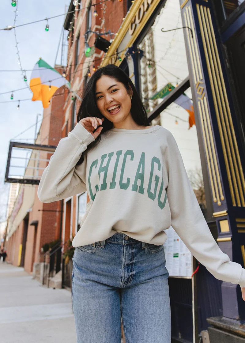 Chicago Classic Crew Sweatshirt – Vintage Feather & Green | Alice & Wonder