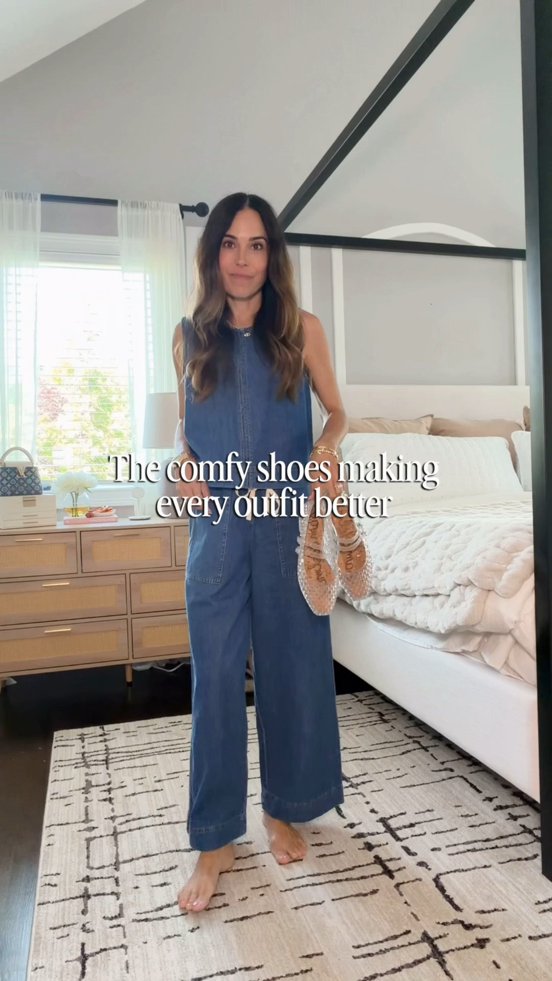 These are the shoes that instantly make outfits feel better and you’ll actually wear on repeat all summer 🙌🏻 Plus @dsw Friends & Family is happening and you can use code VIPBESTIES for 25% off 🫶🏻 #ad #MyDSW
💌type “SHOES” and I’ll send you all the details

#LTKSeasonal #LTKOver40 #LTKSaleAlert