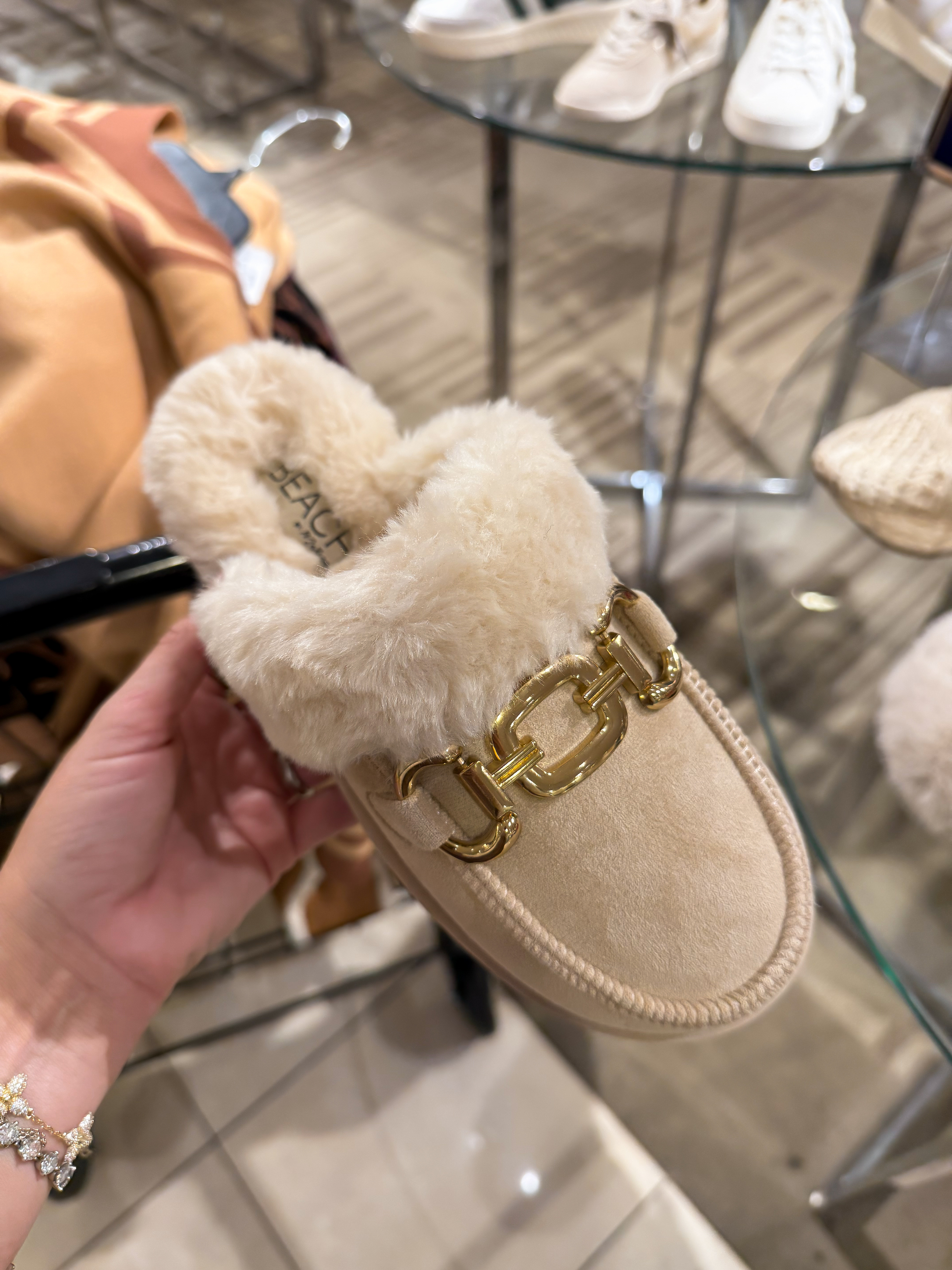 Fall slippers 

#LTKStyleTip #LTKFindsUnder50 #LTKSeasonal