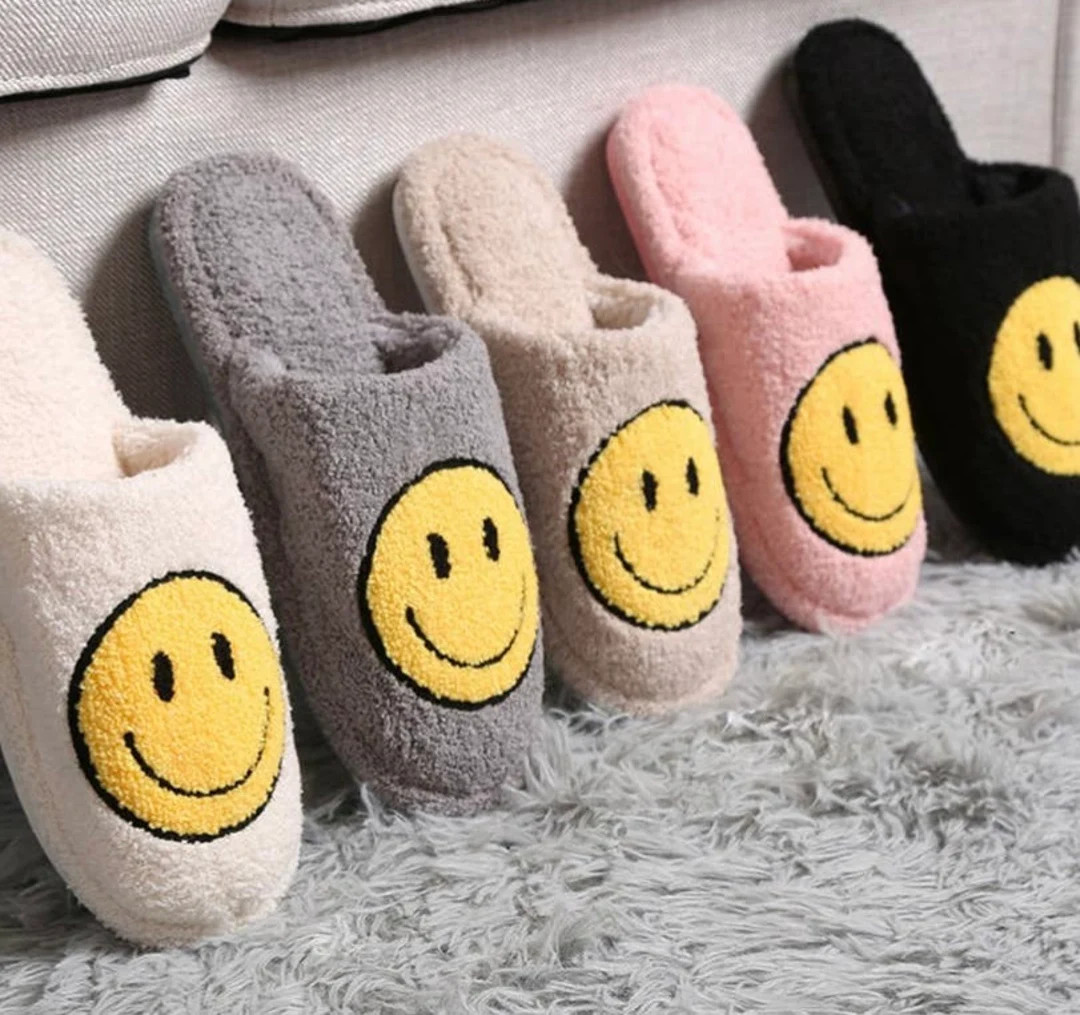 Smiley Face Slippers - Etsy | Etsy (US)