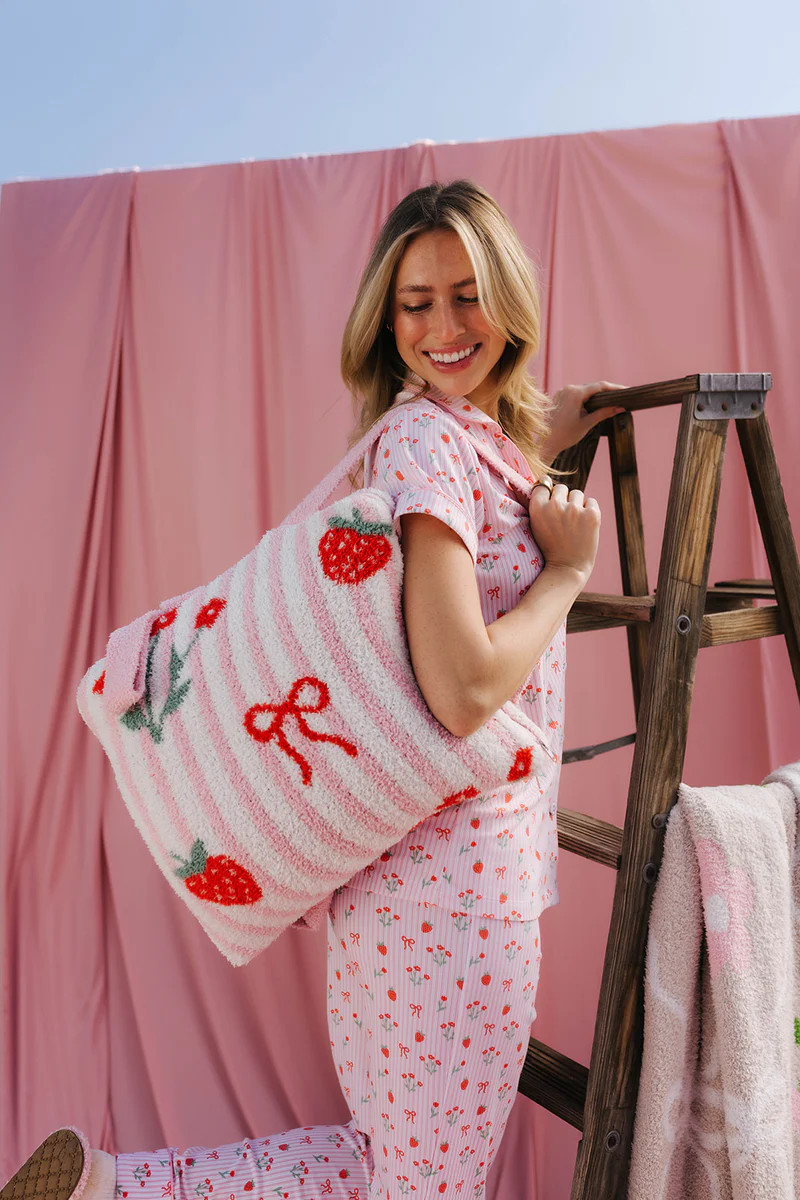 Strawberry Stripe Quillow 50*60 | Staykation