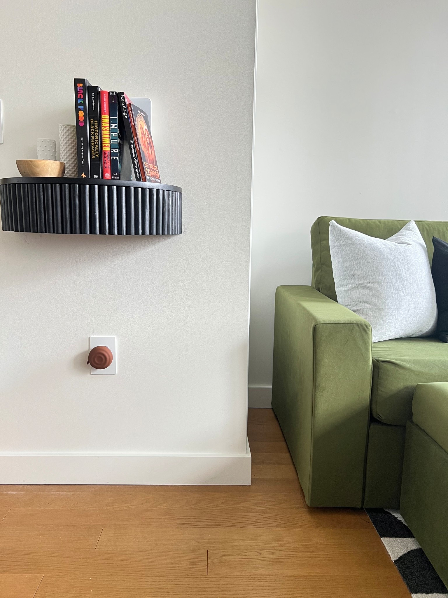 Did you know that cute wall shelf has storage?

There’s a hidden drawer! I love unexpected storage and space saving furniture. 

#spacesaver #hiddenstorage #storage #organization 

#LTKdayinmylife #LTKHome #LTKgrwm