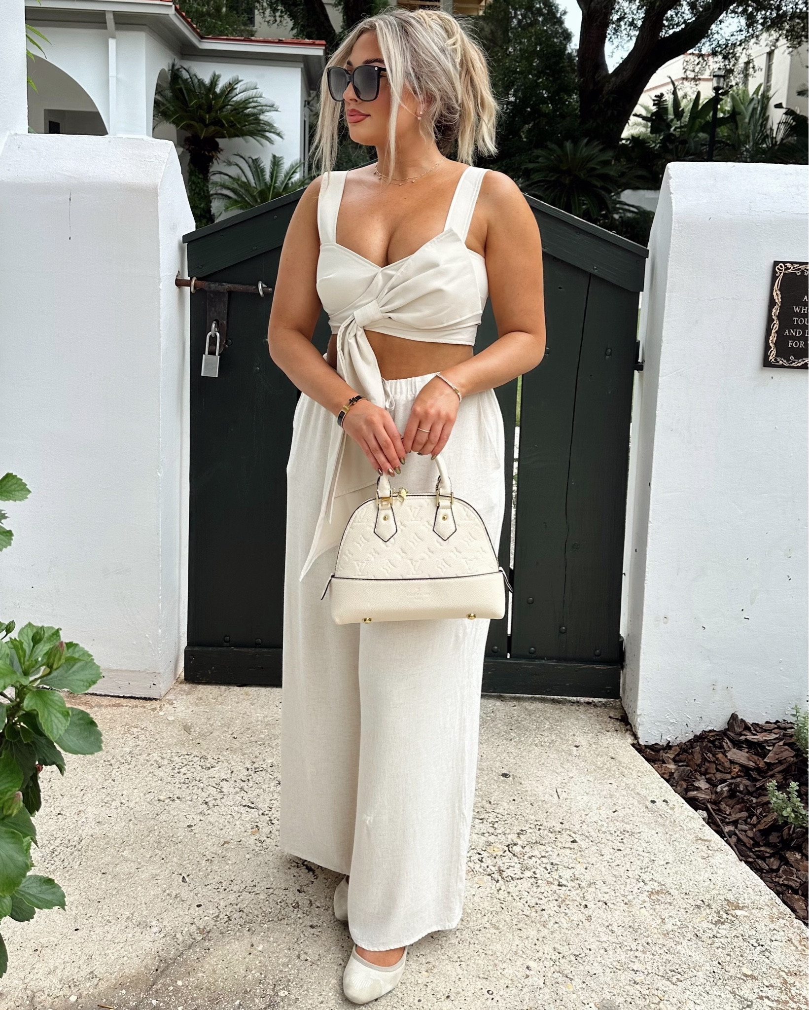 Fall Outfit
Top: small
Bottoms: large (they run big)


#LTKStyleTip #LTKMidsize