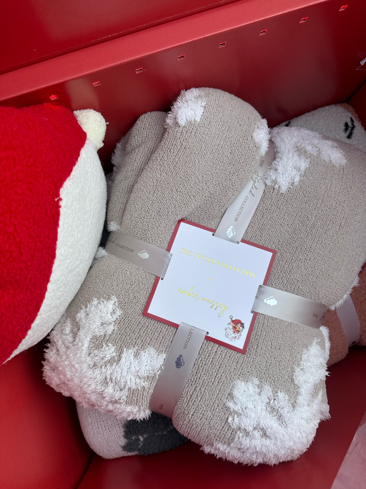 The new TSC x Amber Massey holiday collection is SO cute! 

Use code Holiday10 for 10% off!!

#LTKSaleAlert #LTKHoliday #LTKGiftGuide