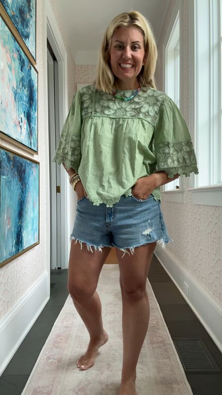 Cut off shorts… who would have thought they would be acceptable to dress up or down! Rounded up lots of cute top options for ya-


#LTKstyletip #LTKSeasonal #LTKover40