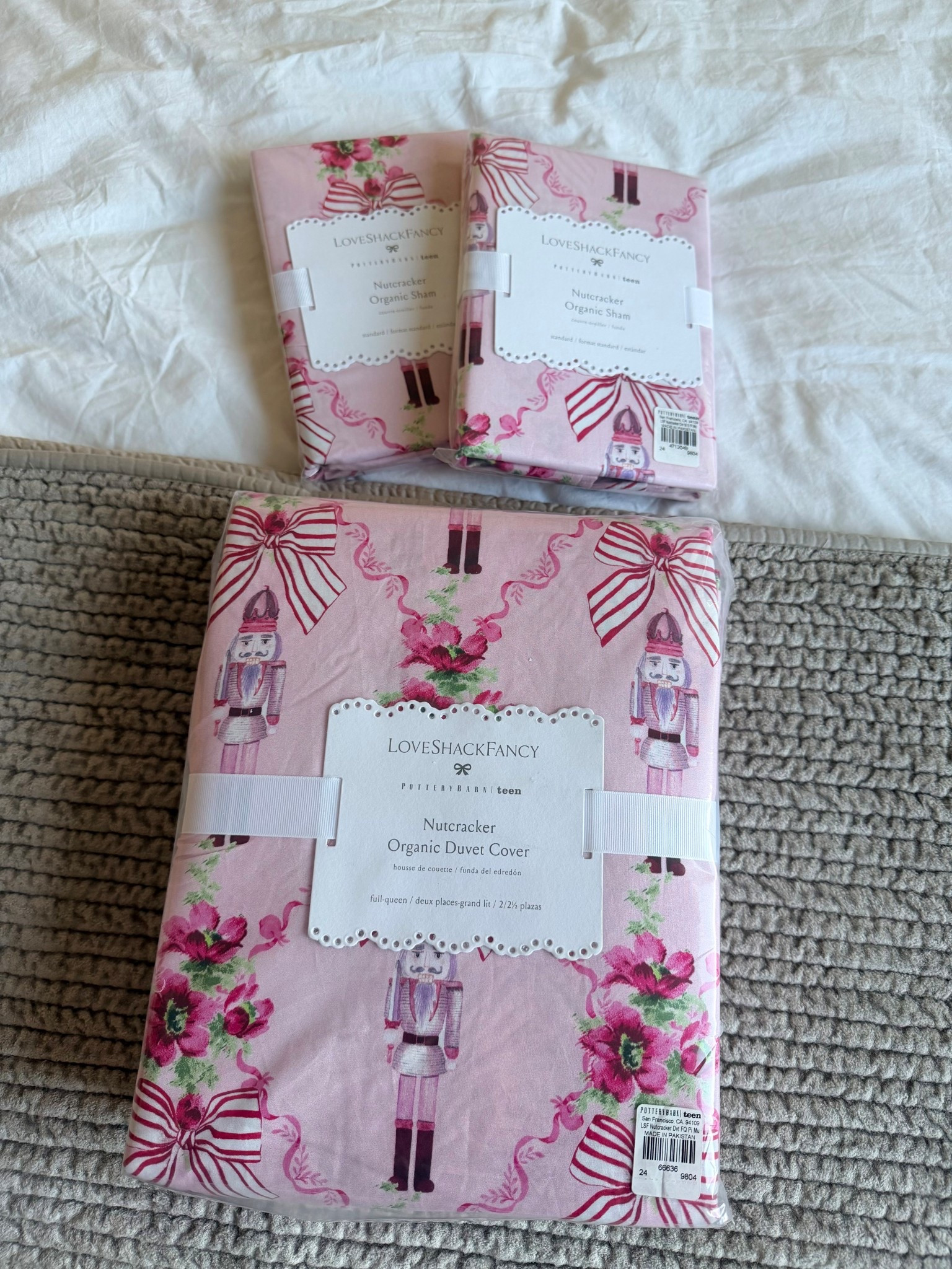 The sweetest Nutcracker duvet cover and pillow shams just arrived! 😍Absolutely in love!
Got these for Madison’s bed as she loves ballet and nutcrackers—she was so excited!

Nutcracker bedding, pillow covers, duvet cover, Christmas bedding, girl’s room, Christmas decor.

#LTKdayinmylife #LTKHoliday #LTKHome