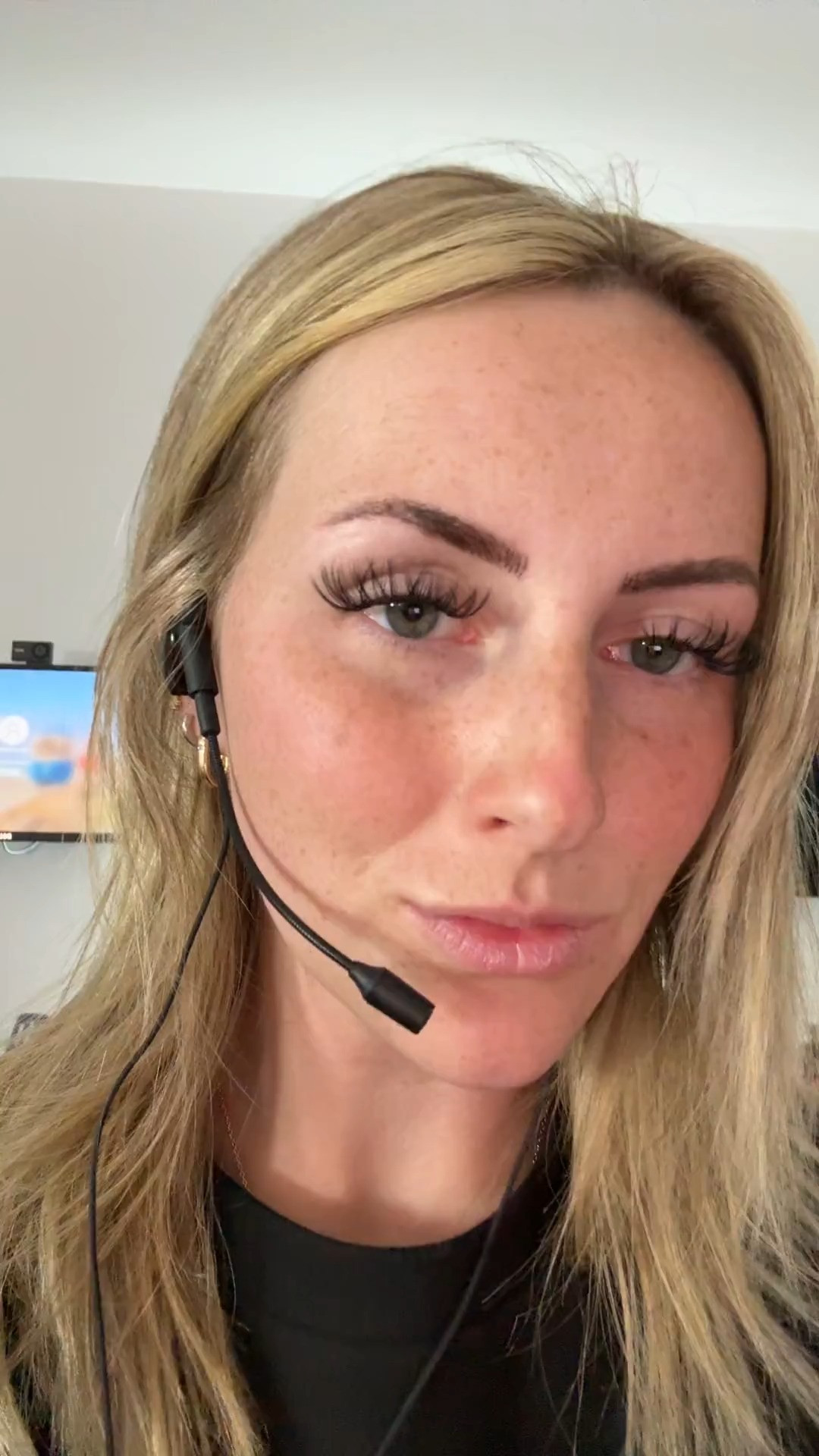 Karaoke Headset with in-Ear Monitoring Voice Changer

Note: Alternative Product Tag 

 #LTKvlog #LTKTravel