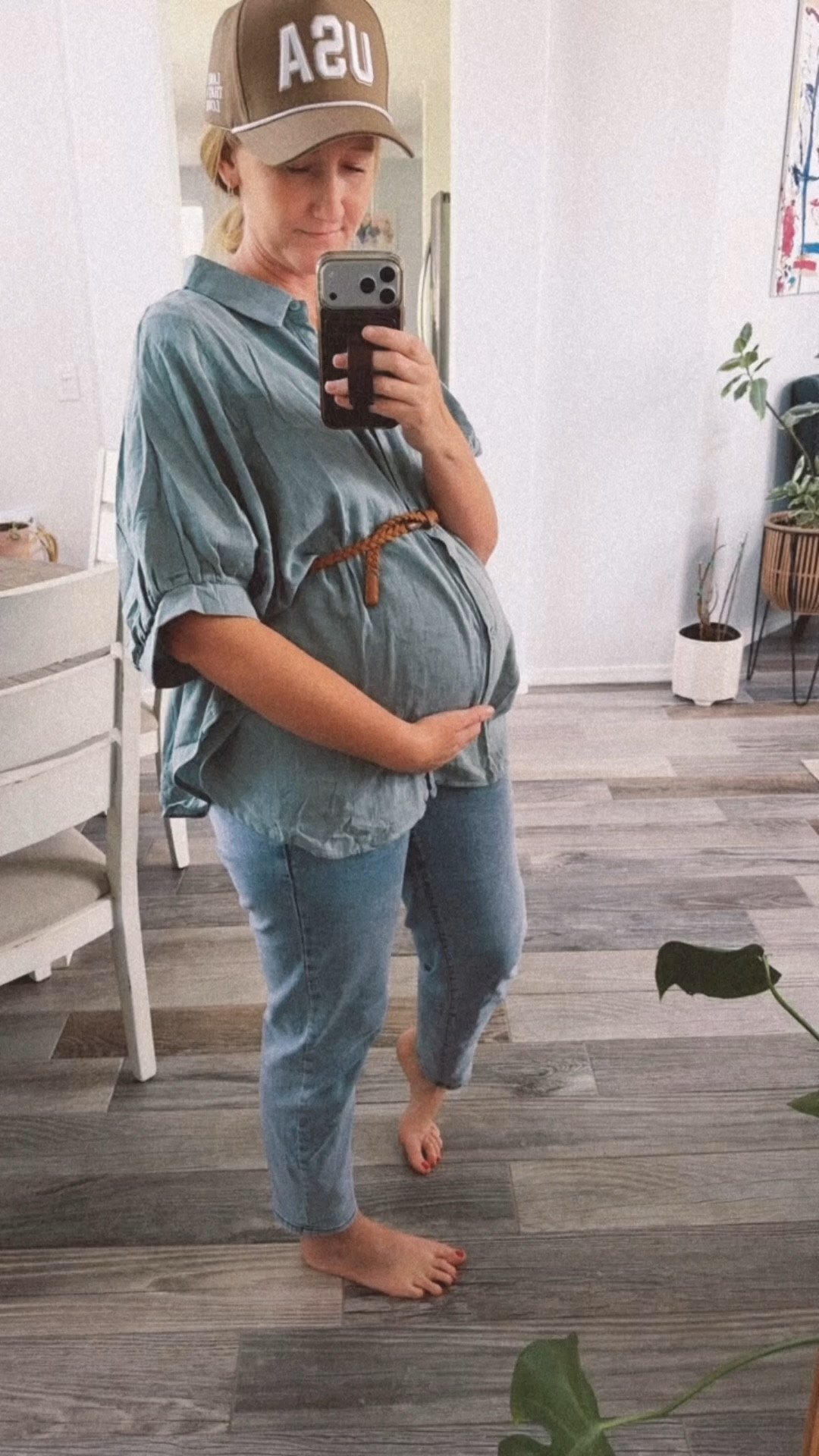 With or without a belt!? 
Loving this top though!! 

#LTKSaleAlert #LTKBump #LTKKids