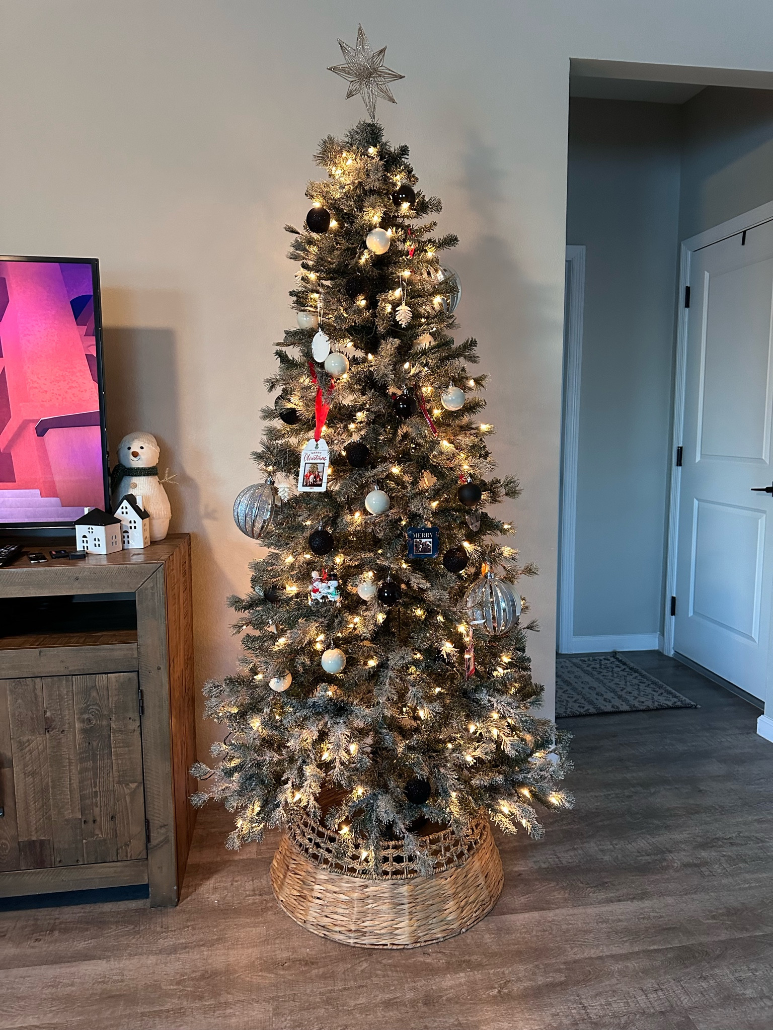 Our tree is coming together! 🎄 Just waiting on our skirt and he’s complete. 

Christmas / holiday / sale / modern farmhouse / shopping / cyberweek / target / magnolia / home / design / cozy

#LTKHoliday #LTKhome #LTKCyberWeek