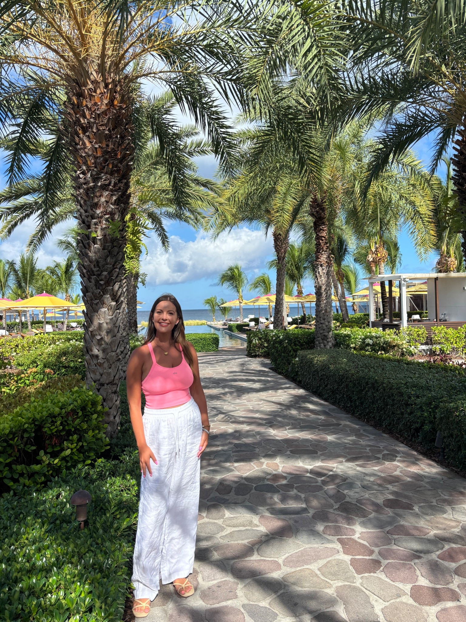 Easy and comfy travel fit! Bubblegum pink is currently sold out, but they always have other colors available 🤍#travel #alo #linenpants #ootd #traveloutfit #tallgirlfriendly

#LTKTravel #LTKActive #LTKStyleTip
