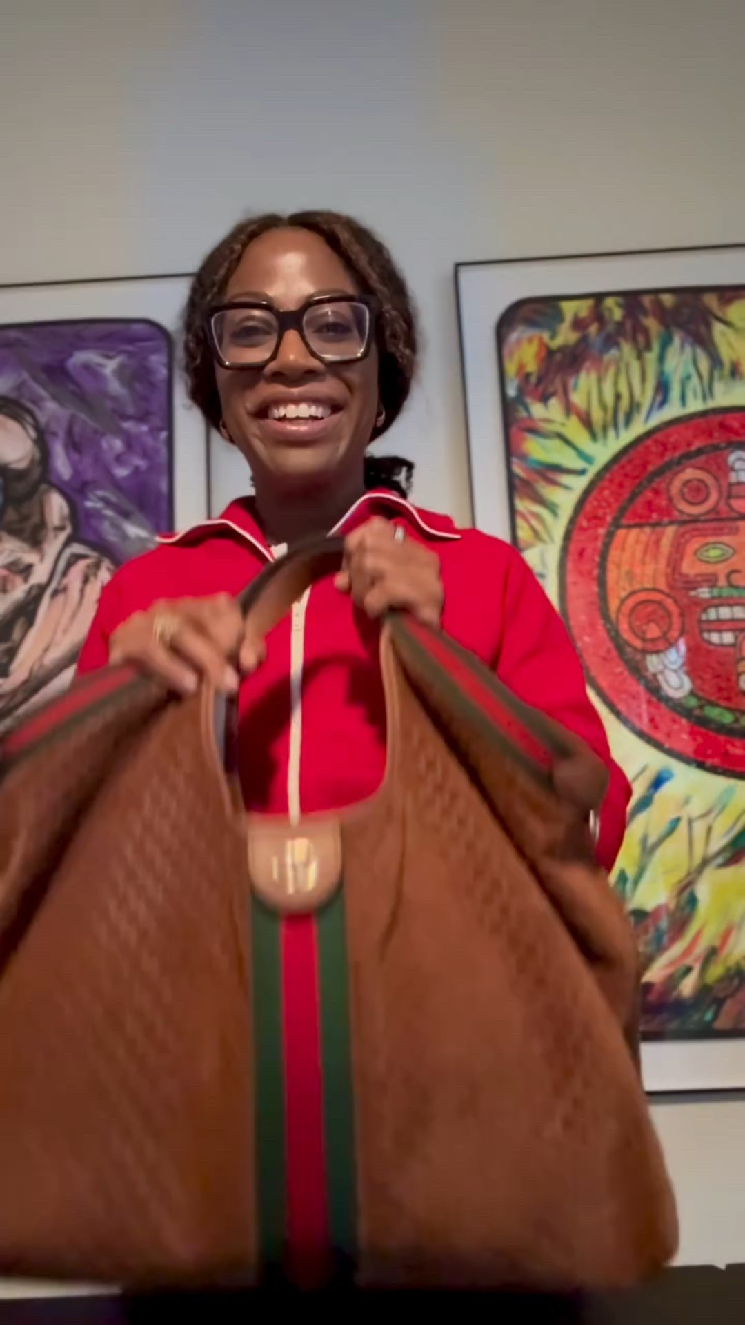 You’ve all been asking about this bag and loving it as much as I am! So, pull up a seat, grab a coffee, and let’s talk about what’s in my bag. ☕️👜

Between the airport run and heading down to Florida to spend some time with my parents, my Gucci Giglio suede tote has become my ultimate travel companion. It’s chic, it’s spacious, and it holds all those “moments of sanity” I need when life gets a little busy.

Breaking down how I stay organized, my travel essentials (yes, the M&Ms made the cut!), and how I transition this look from a flight to a family dinner.

Comment “COFFEE” if you’re a fellow over-packer, or “CHIC” if you’ve mastered the art of the travel pouch! 👇🏾

.
.
.

Follow along for more travel-ready looks!

 #WhatIsInMyBag #GucciGiglio #TravelStyle #StyleOver50 #SandwichGeneration