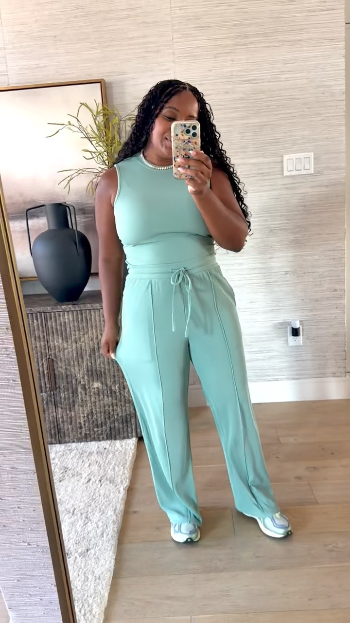 This ribbed set from Amazon is so cute! Perfect for transitioning to fall🤩

#LTKootd #LTKMidsize #LTKSeasonal