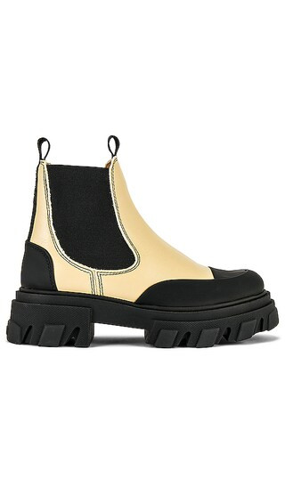 Low Chelsea Boot in Sand | Revolve Clothing (Global)