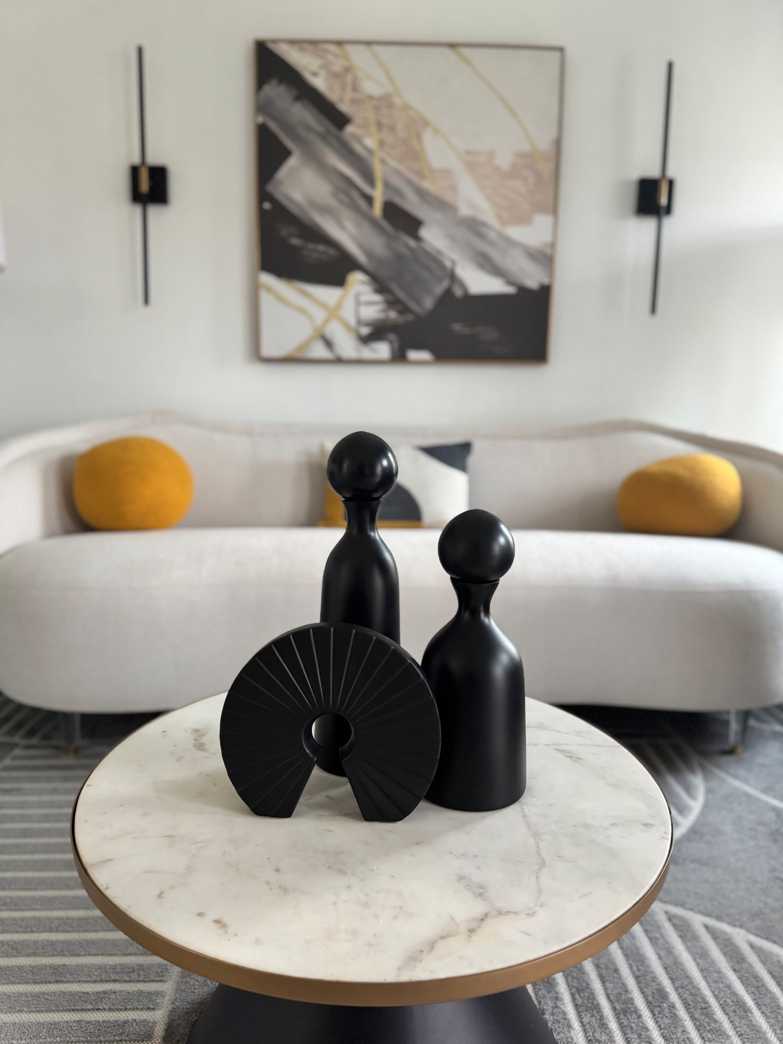 Abstract Table Decor

#LTKHome