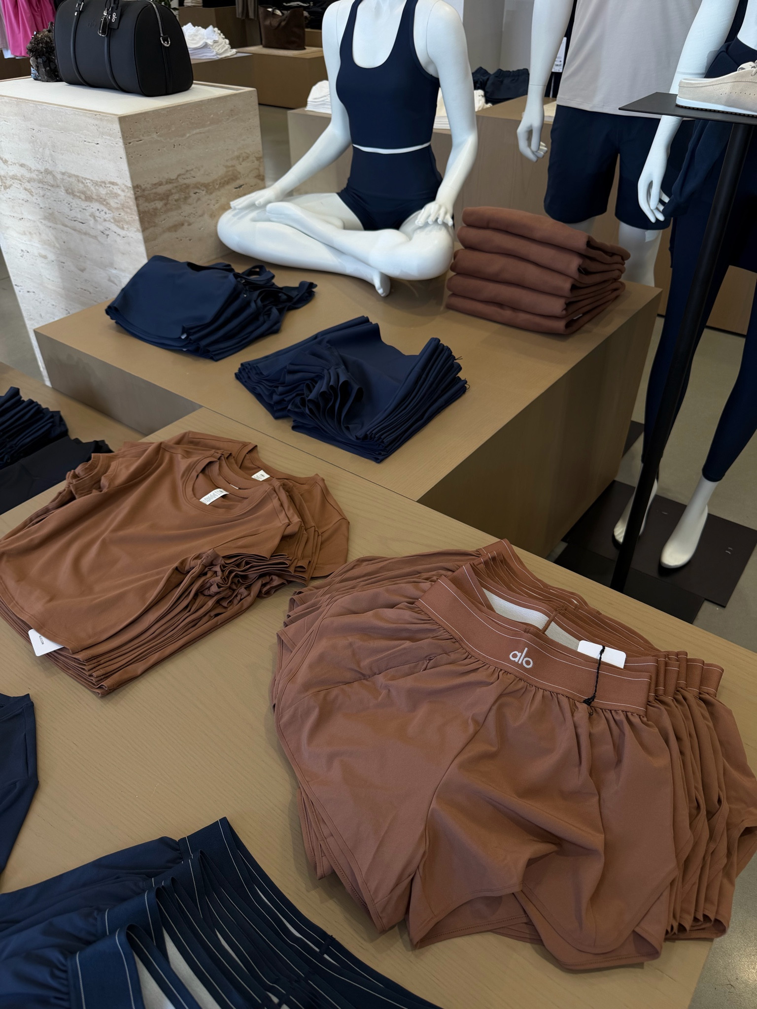 New Sun Kissed  brown  at Alo is 🤤 🐻🤎

And Navy too 💙⚓️

#LTKootd #LTKgrwm #LTKActive
