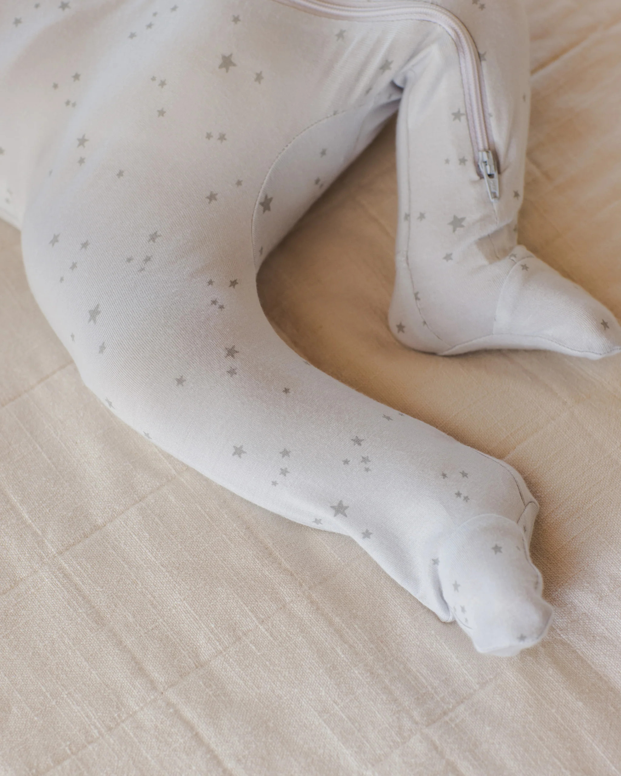 Modal Zip Footie Stars Fog | Rylee + Cru