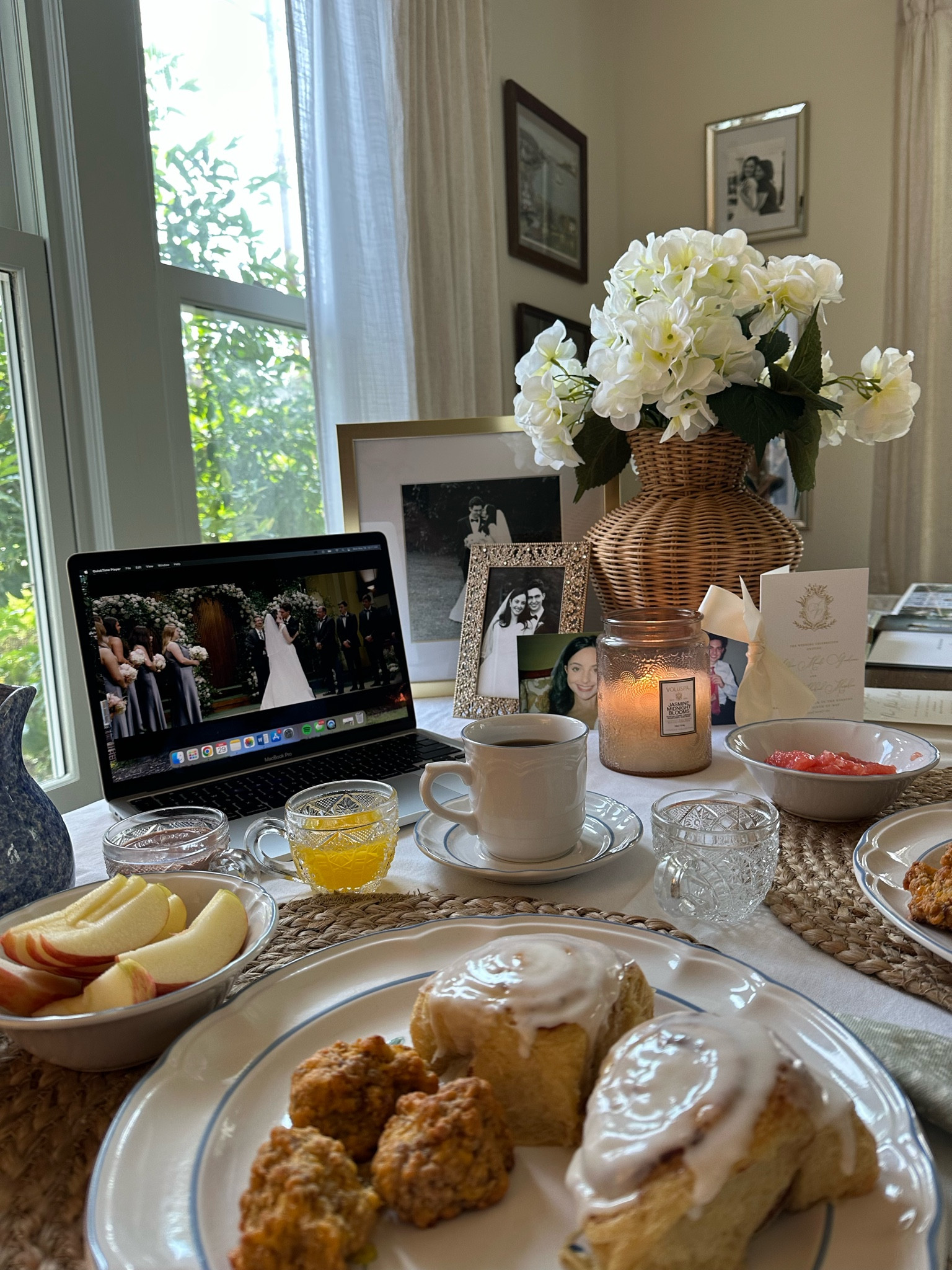 Anniversary breakfast tablescape🌸☕️🍊