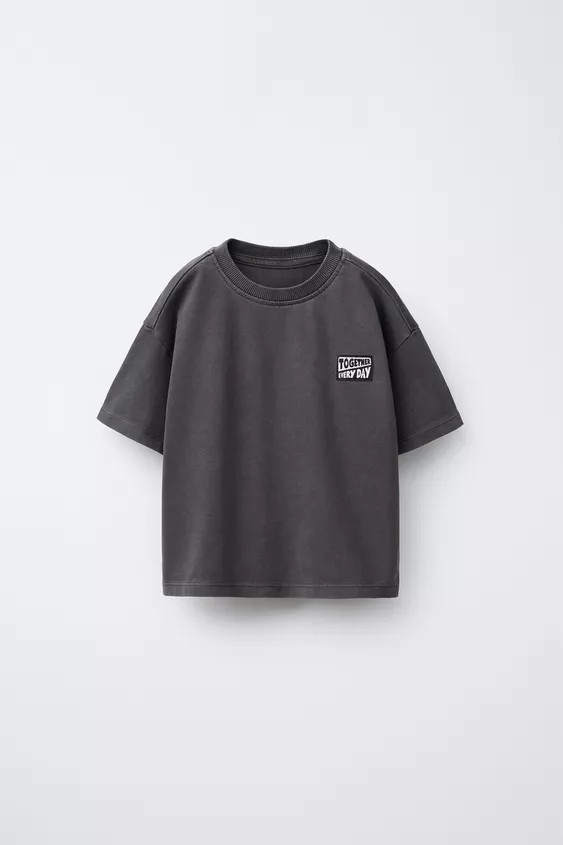 PLAIN T-SHIRT WITH LABEL | Zara US
