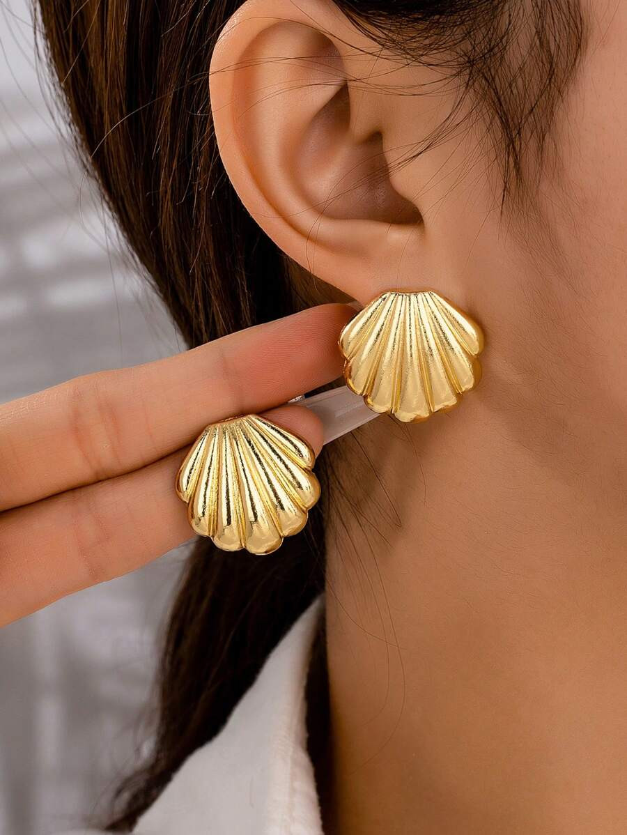 1 Pair Fashionable Elegant Exquisite Shell Shaped Stud Earrings | SHEIN