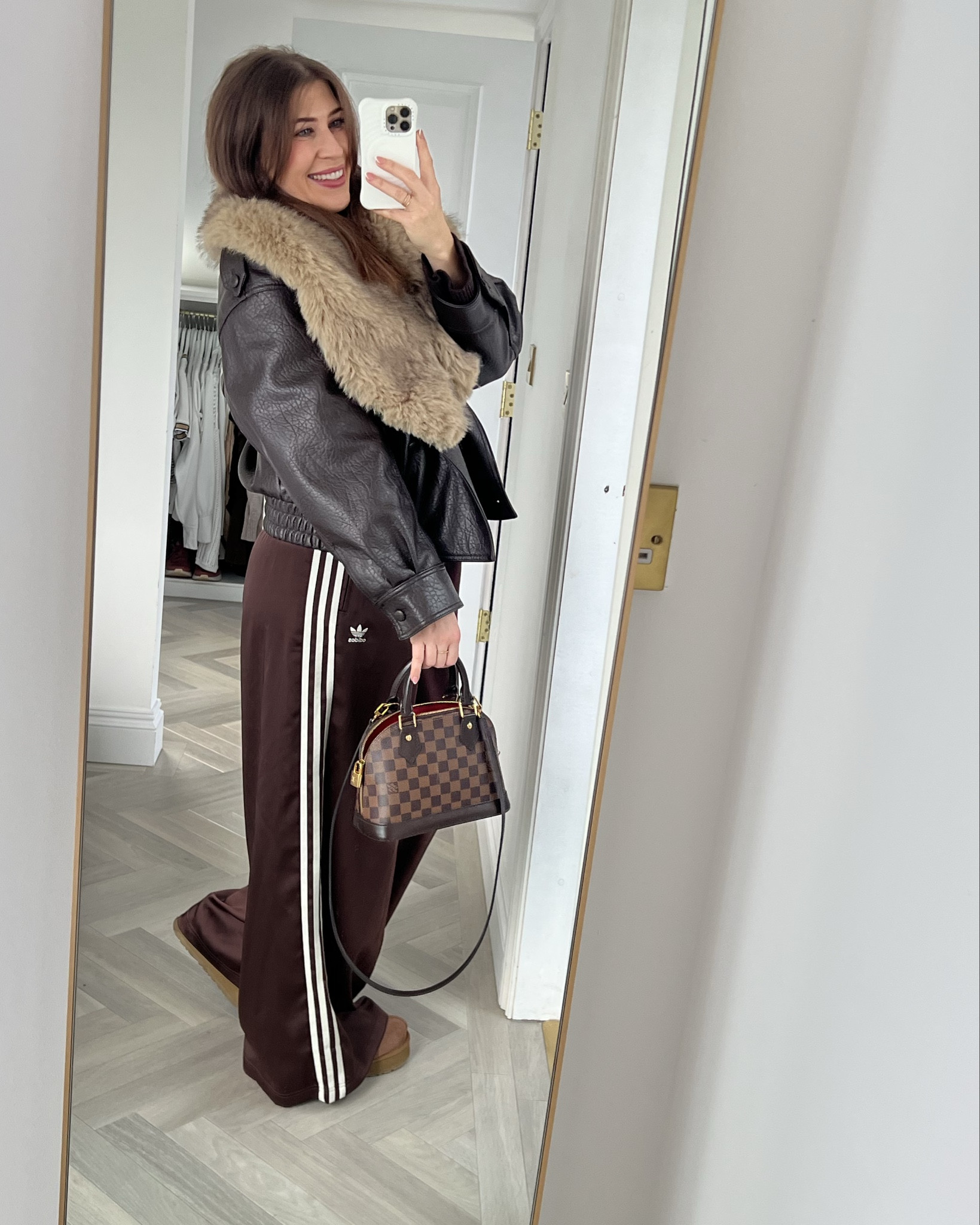 Day Date ❤️

Zara Fur Leather Jacket 
Adidas Satin Joggers
Uggs 
H&M wool jumper 

#LTKuk #LTKdatenight #LTKwinter