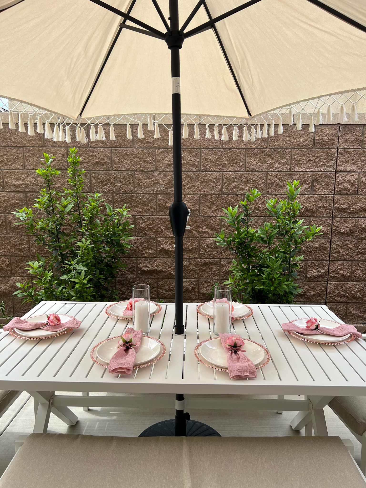 Summer outdoor patio table setting decor!🌸🌸🌸

Exact chair / bench set is the Fairmont set from Target (sold out at the moment).


Fringe patio umbrella, white patio set, patio bar cart, Amazon table decor, pink party decor, Mother’s Day decor, roses, napkin ring holder

#LTKunder50 #LTKSeasonal #LTKhome
