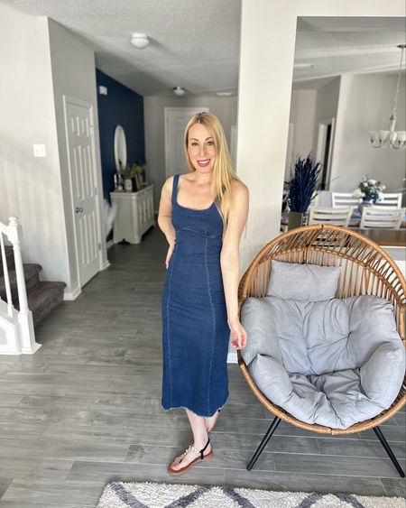 Gorgeous and fun denim dress 
🩵 fringe on the bottom 
💙 does have some stretch to the material 
💙 great for work or girls night out 
🩵 wearing size smalll

#LTKfindsunder50 #LTKfindsunder100 #LTKstyletip