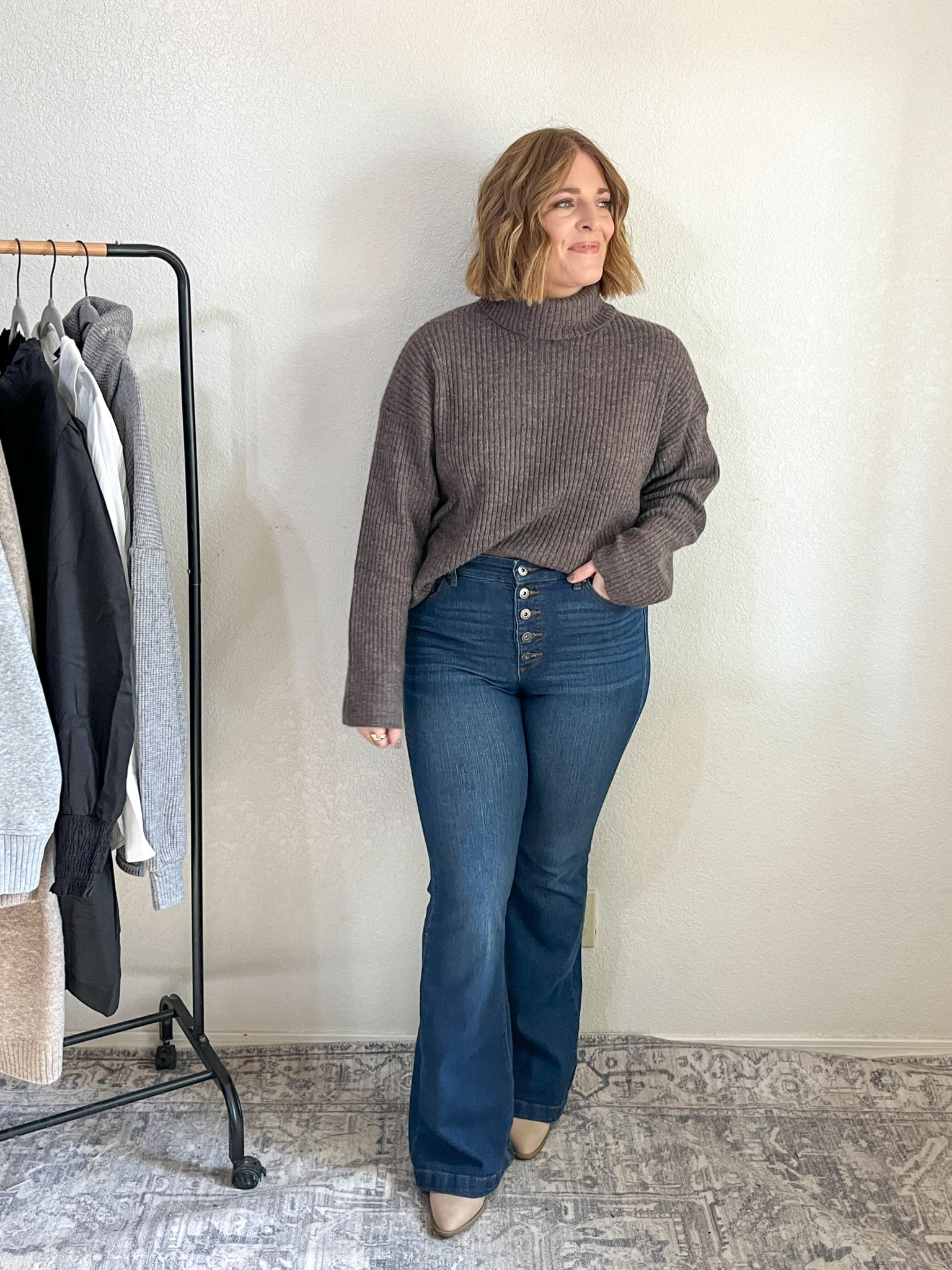 Thanksgiving Outfit Inspired// turtleneck sweater + flare jeans

Sweater M
Jeans old from WalMart

#LTKmidsize #LTKfindsunder50