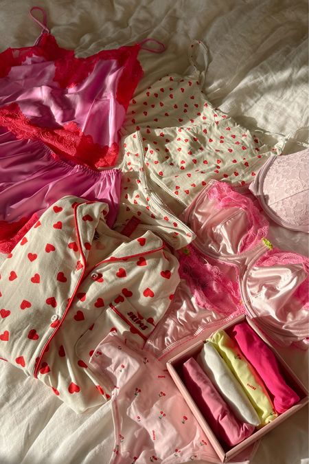 Skims Valentine’s Day collection 


Sleep set, sleepwear, underwear, bra, lingerie, Valentines outfit 

#LTKstyletip #LTKGiftGuide #LTKSeasonal