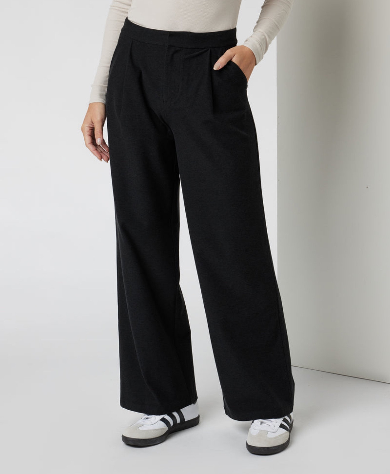 Most flattering pants - I own them in 2 difdeeent colors ❤️ 

#LTKfitness #LTKfamily #LTKtravel