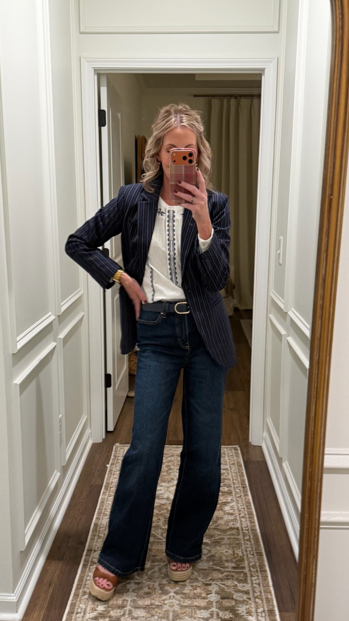 Today’s outfit of the day is a perfect example of high and low… Walmart jeans and top… Abercrombie blazer

@Walmart @abercrombie