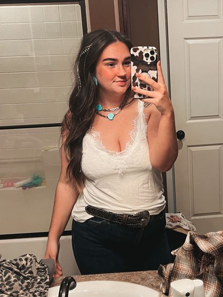 Ariat belt from boot barn size L
Jeans size 11
Top from the punchy flare size M
Necklace is Idyllwind from boot barn

#western #westernfashion #westernstyle #punchy #turquoise 

#LTKcurves