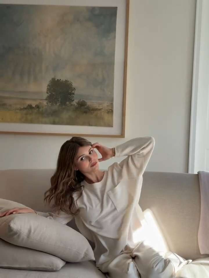 cozy in and on 📖 @jennikayne @jennikaynehome #jennikayne 

 #LTKgrwm #LTKootd #LTKHome