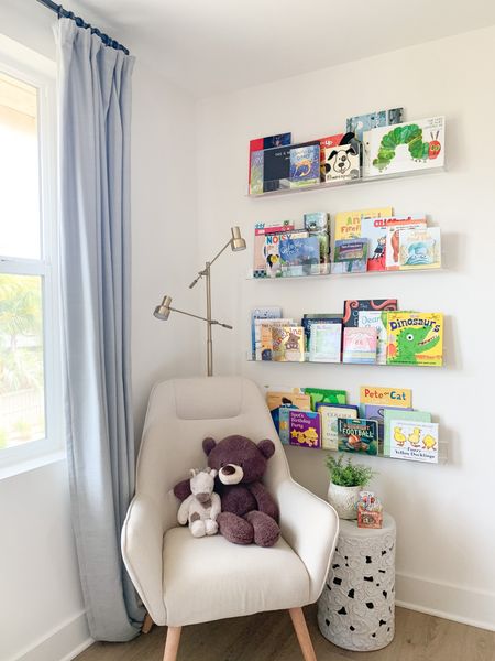 Book Shelves for kids room. I love these and this sweet corner  🐻 