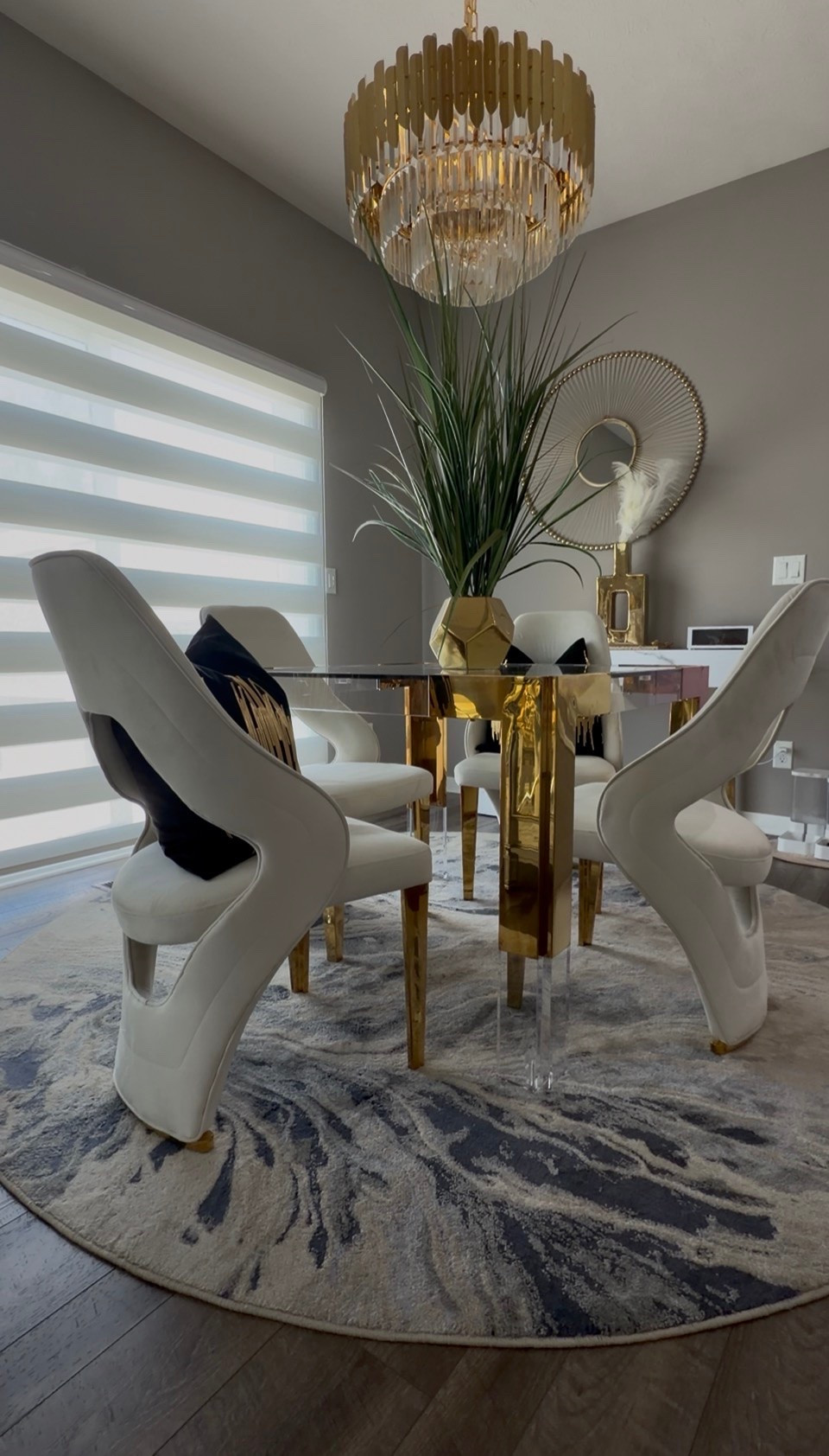 Dinning room

#LTKHome #LTKU #LTKvlog
