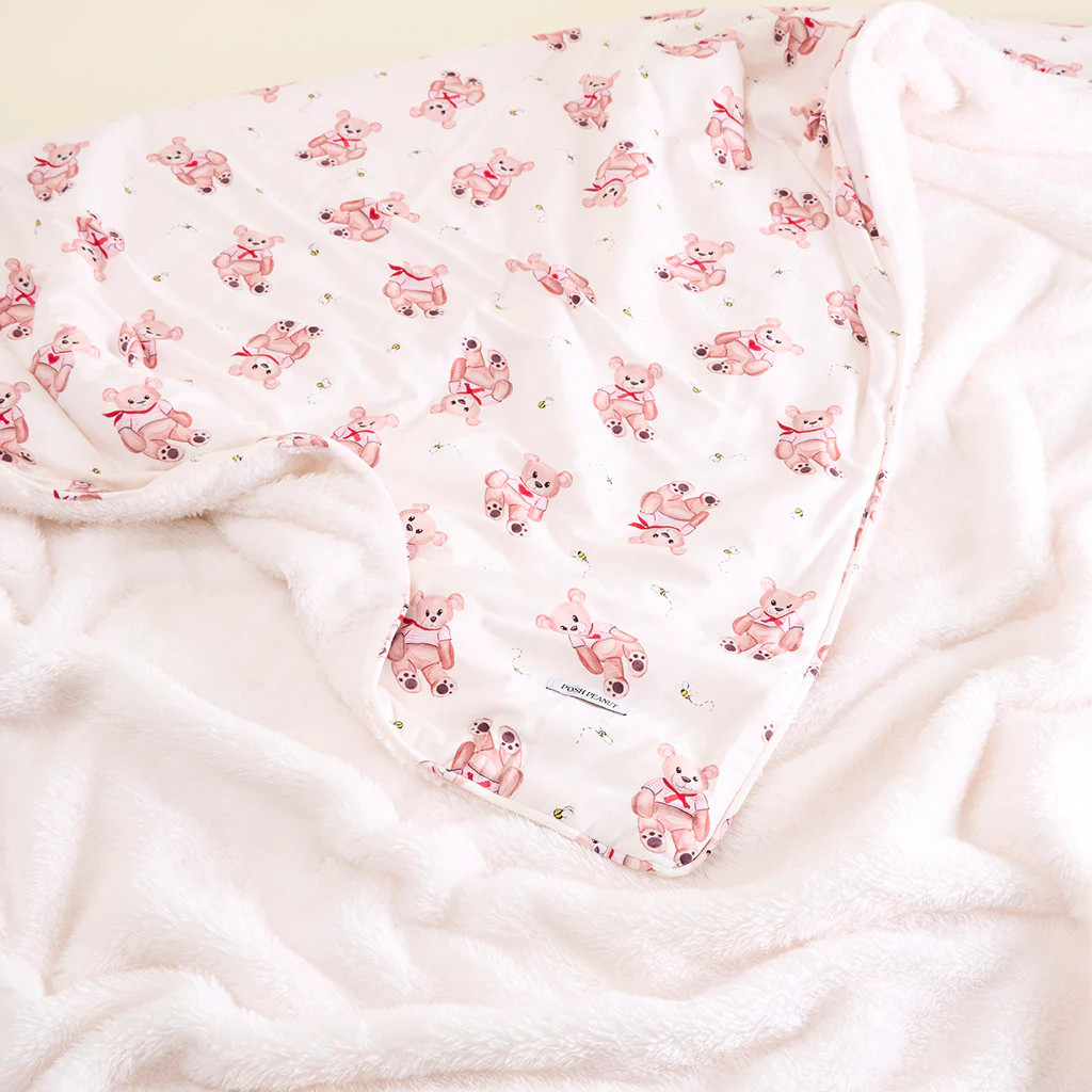 Teddy White Double-sided Plush Swaddle | Theodoromeo | Posh Peanut