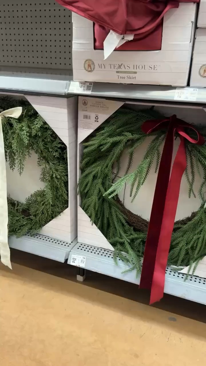 The most gorgeous wreaths!! Shop here!

Holiday, wreath, Christmas

#LTKSeasonal #LTKHome